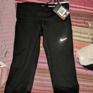 Nike excersie capris